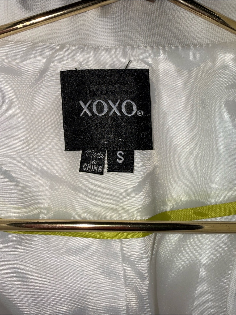 XOXO White Short Sleeve Tailored Button Front Blazer Top - Picture 2 of 7